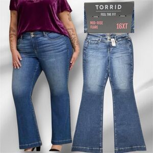 Torrid Feel The Fit Vintage Stretch Mid-Rise Flare Women's Size 16XT Blue Jeans